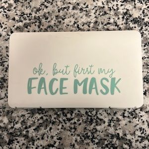 Face Mask Holder